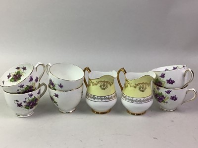 Lot 42 - DUCHESS CHINA TEA SERVICE