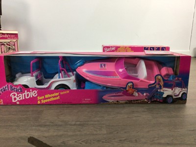 Lot 64 - BARBIE SUN WHEELER AND SPEEDBOAT SET