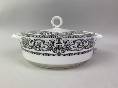 Lot 319 - ROYAL WORCESTER PART DINNER SERVICE