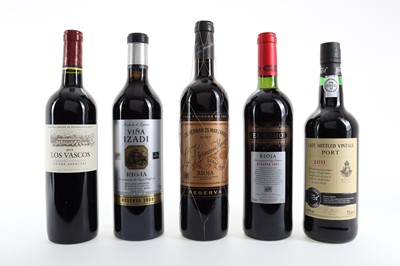 Lot 89 - 5 BOTTLES OF ASSORTED WINE AND PORT