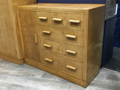 Lot 113 - CHEST OF DRAWERS