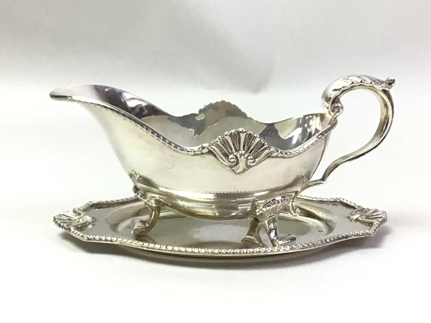 Lot 215 - GROUP OF SILVER PLATED ITEMS
