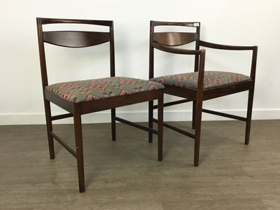 Lot 419 - TOM ROBERTSON FOR MCINTOSH OF KIRKCALDY, 'DUNFERMLINE' ROSEWOOD DINING TABLE AND FIVE CHAIRS
