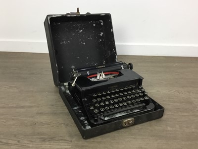 Lot 386 - VINTAGE CORONA TYPEWRITER