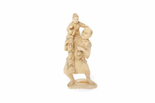 Lot 236 - EARLY 20TH CENTURY JAPANESE IVORY CARVING the...