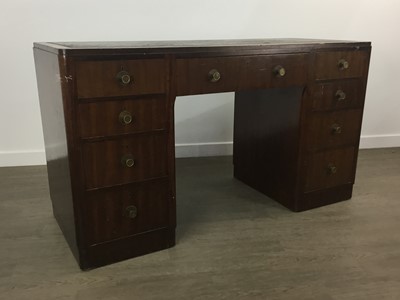 Lot 397 - KNEEHOLE DESK