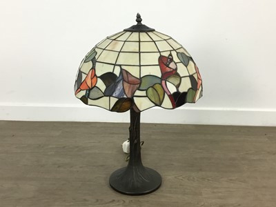 Lot 412 - REPRODUCTION TIFFANY STYLE TABLE LAMP