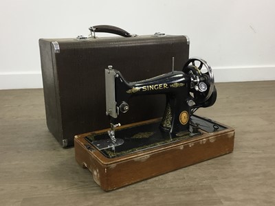 Lot 453 - SINGER SEWING MACHINE