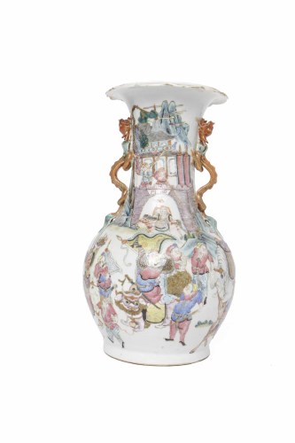 Lot 267 - 19TH CENTURY CHINESE FAMILLE ROSE VASE painted...