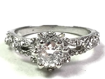 Lot 619 - GROUP OF COSTUME JEWELLERY