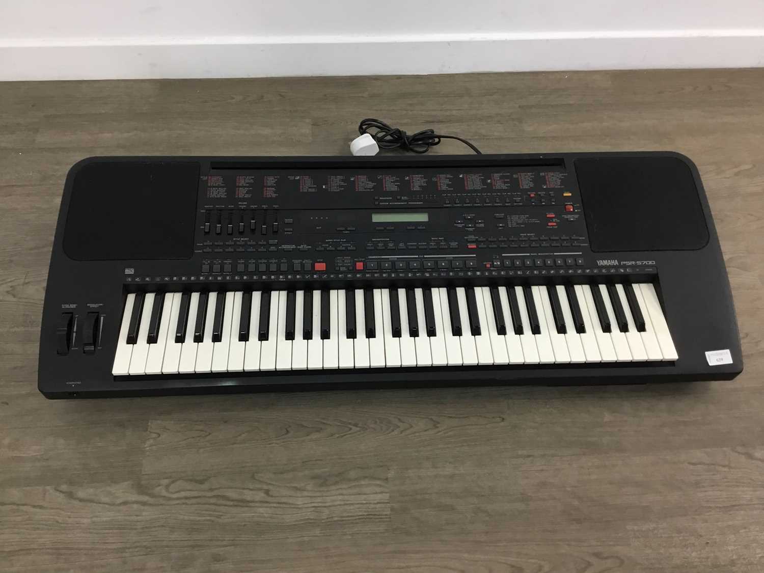 Lot 629 - YAMAHA KEYBOARD