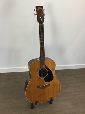 Lot 657 - YAMAHA FG-180 ACOUSTIC GUITAR
