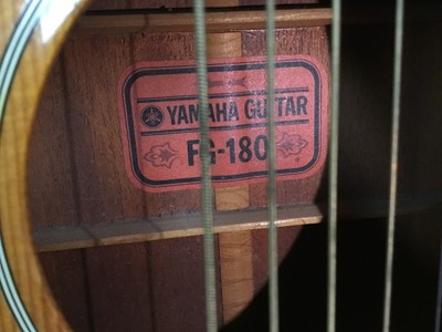 Lot 657 - YAMAHA FG-180 ACOUSTIC GUITAR