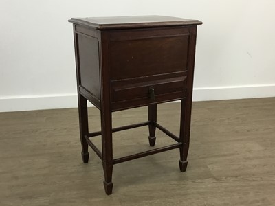 Lot 806 - VICTORIAN ROSEWOOD WORK TABLE