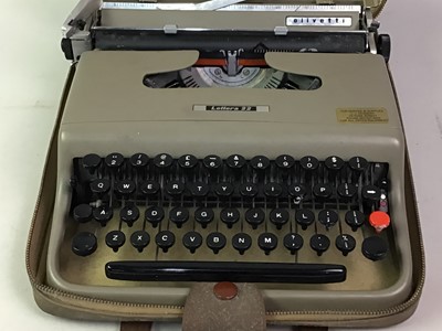 Lot 748 - PORTABLE TYPEWRITER