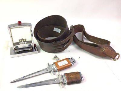 Lot 820 - GROUP OF NOVELTY MILITARY ITEMS