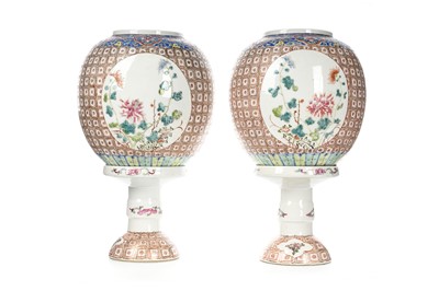 Lot 1286 - PAIR OF CHINESE FAMILLE ROSE TABLE LAMPS