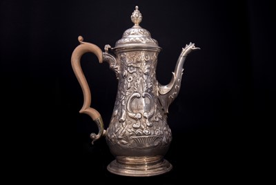 Lot 842 - GEORGE III SILVER COFFEE POT