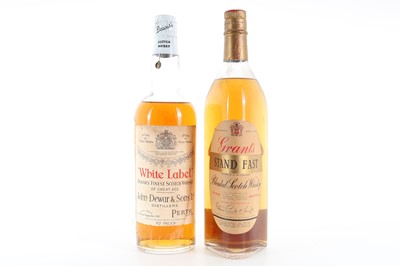 Lot 87 - DEWAR'S WHITE LABEL 1950S SPRING CAP AND GRANT'S STAND FAST 1970S 26 2/3 FL OZ