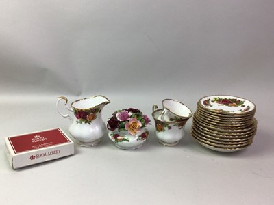 Lot 13 - ROYAL ALBERT OLD COUNTRY ROSES SERVICE
