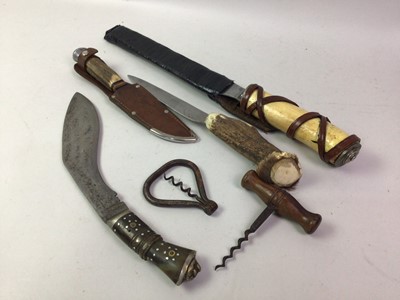 Lot 50 - COLLECTION OF KNIVES