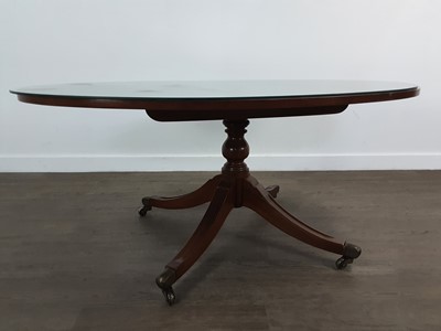 Lot 128 - LARGE REPRODUCTION MAHOGANY COFFEE TABLE