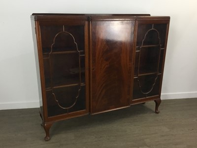 Lot 186 - MAHOGANY BREAKFRONT BOOKCASE