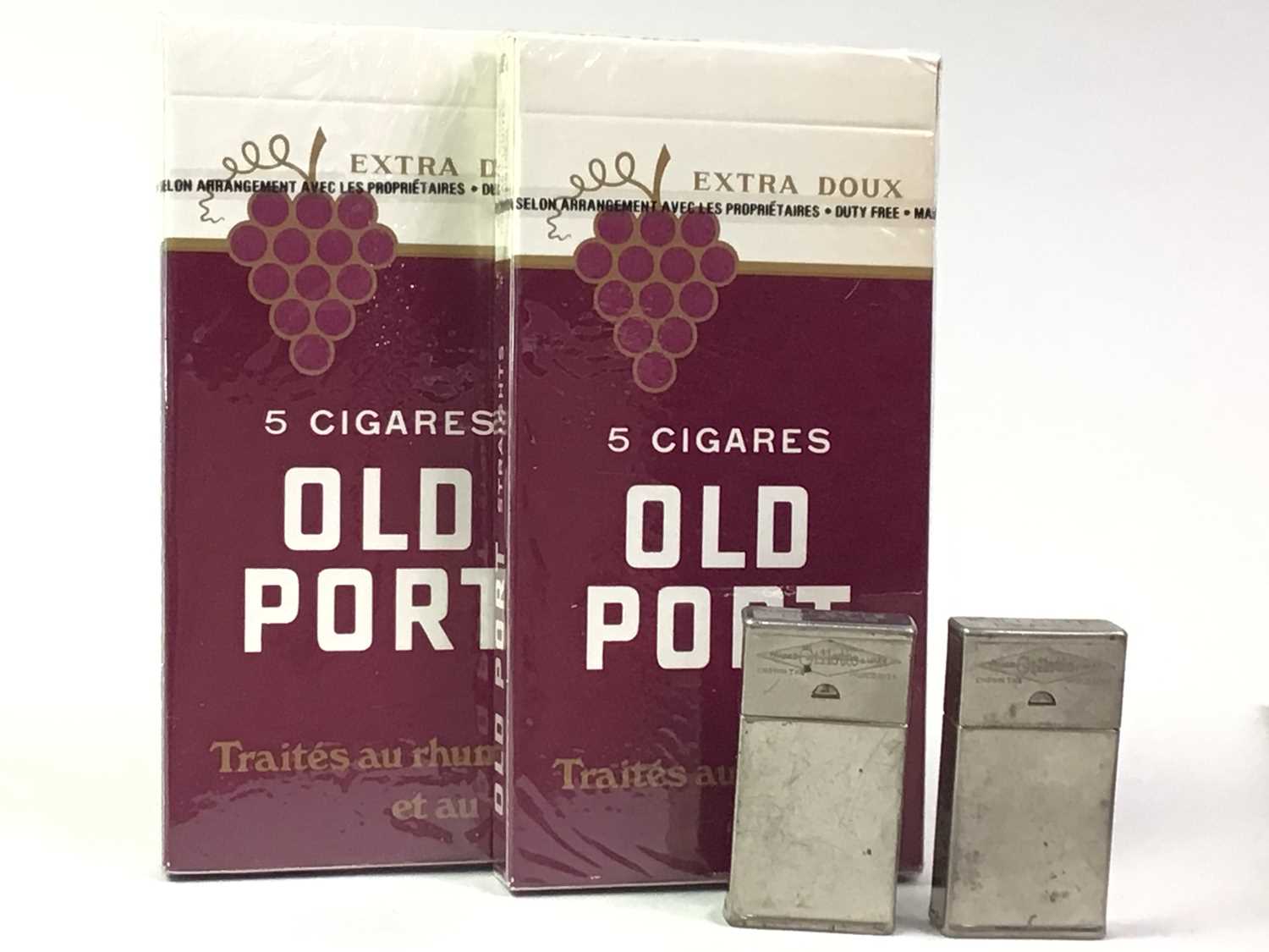 Lot 260 - TWO BOXES OF 5 OLD PORT CIGARS