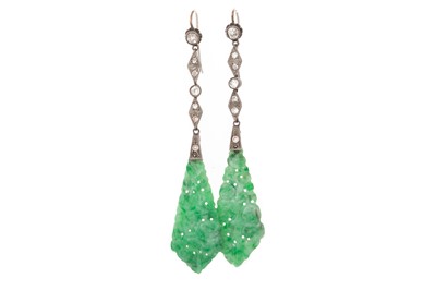 Lot 494 - PAIR OF GREEN HARDSTONE AND DIAMOND EARRINGS AND A PENDANT
