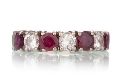 Lot 527 - RUBY AND DIAMOND RING