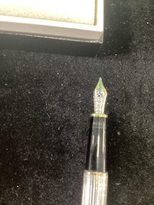 Lot 922 - MONT BLANC, SILVER MEISTERSTUCK FOUNTAIN PEN