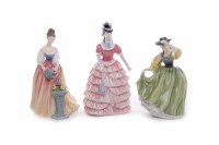 Lot 522 - GROUP OF ROYAL DOULTON FIGURES INCLUDING...