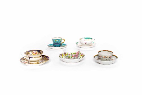 Lot 526 - COLLECTION OF 19TH CENTURY ENGLISH TEA BOWL,...