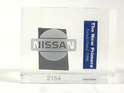 Lot 318 - LIMITED EDITION NISSAN PRIMERA MOMENTO PAPERWEIGHT