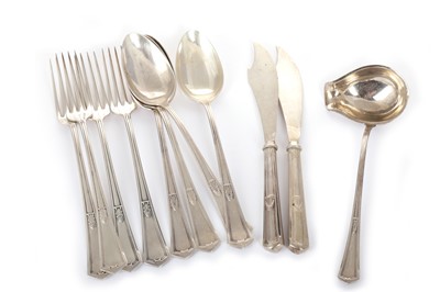 Lot 927 - PART-SUITE OF AMERICAN SILVER PLATED FLATWARE