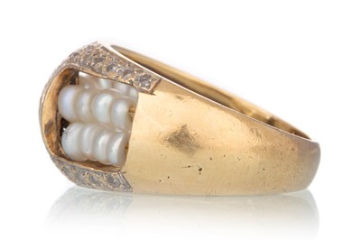 Lot 485 - ABACUS STYLE SEED PEARL RING