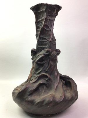 Lot 464 - VENEZIA TERACOTTA VASE