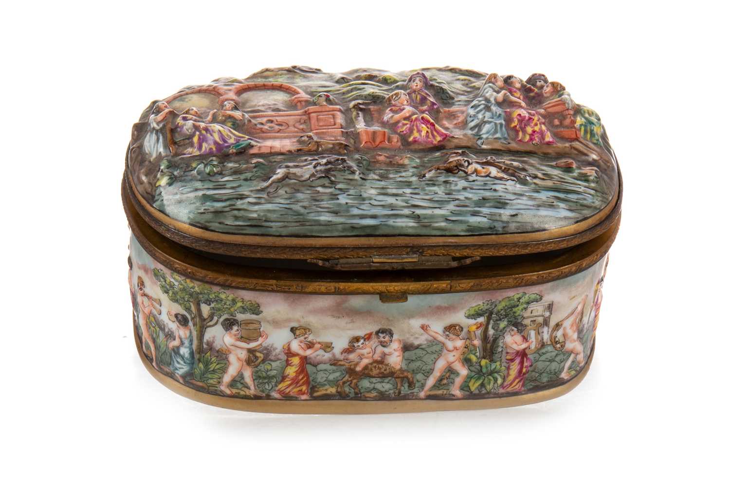 Lot 1504 - CAPODIMONTE, PORCELAIN CASKET