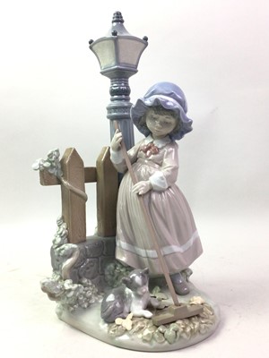 Lot 571 - THREE LLADRO FIGURES