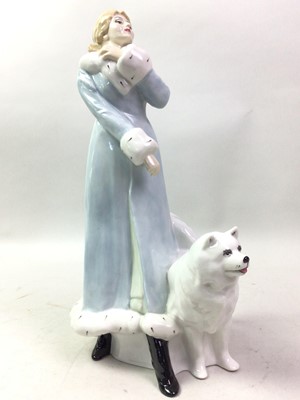Lot 581 - ROYAL DOULTON FIGURE OF A WINTERS WALK