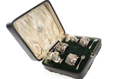 Lot 957 - GEORGE V SILVER FIVE PIECE CRUET SET