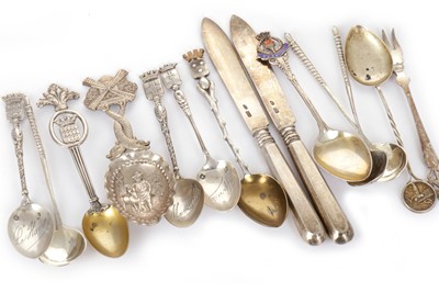 Lot 958 - EDWARDIAN SET OF SIX SILVER TEASPOONS