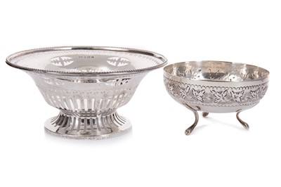 Lot 964 - EDWARDIAN SILVER BONBON DISH