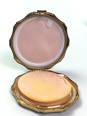 Lot 696 - GROUP OF COSTUME JEWELLERY