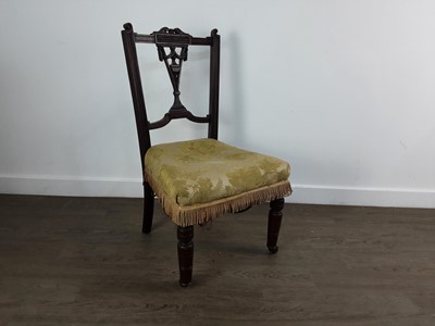 Lot 446 - LATE VICTORIAN GOSSIP CHAIR