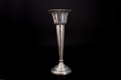 Lot 1045 - SILVER BUD VASE