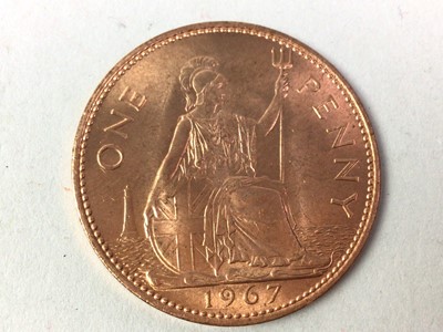 Lot 221 - GROUP OF COINS