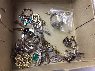 Lot 79 - COLLECTION OF SILVER BROOCHES