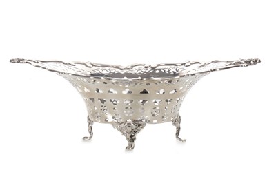 Lot 996 - EDWARDIAN SILVER SWEETMEAT DISH