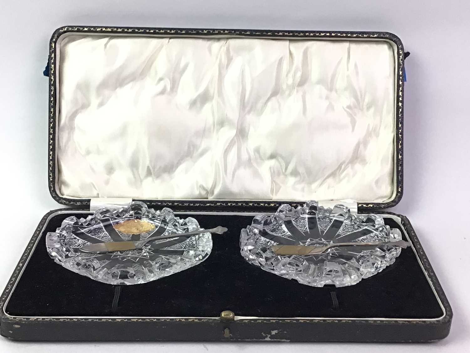 Lot 91 - GROUP OF SILVER AND SILVER PLATED ITEMS